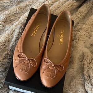 CHANEL camel ballet flats